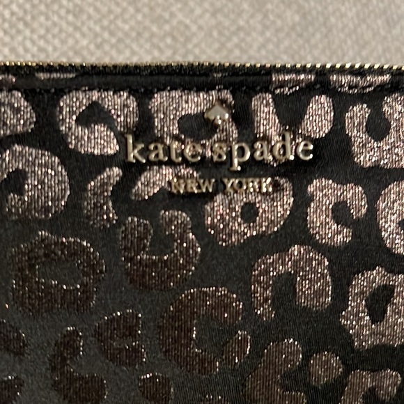 NWT Kate Spade wristlet Chelsea black leopard - Picture 3 of 7